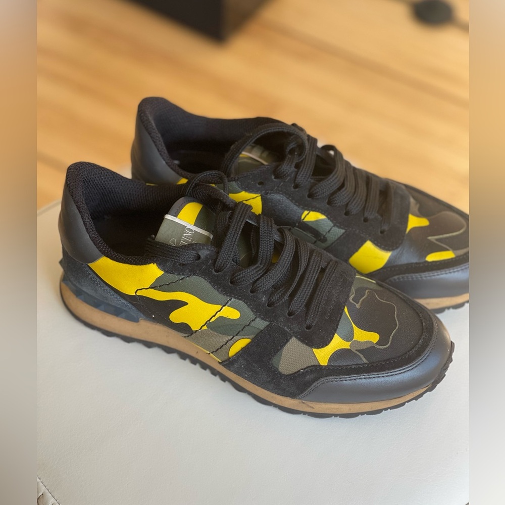 Valentino Rockrunner Sneakers in size 39 with dust bag